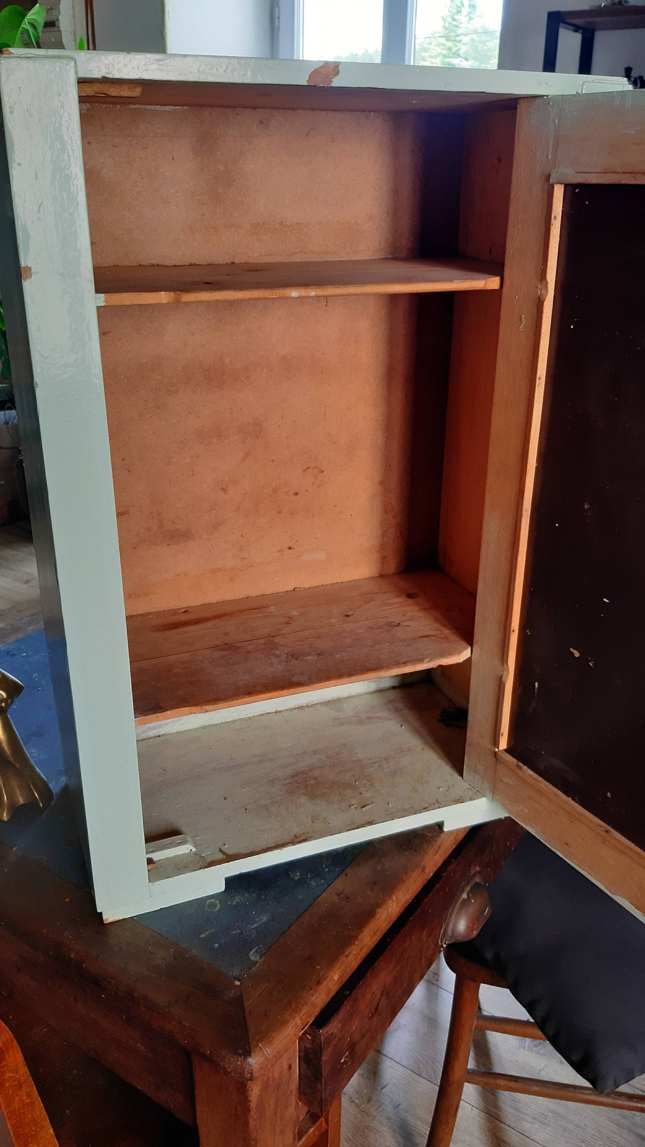 50's mint green medicine cabinet