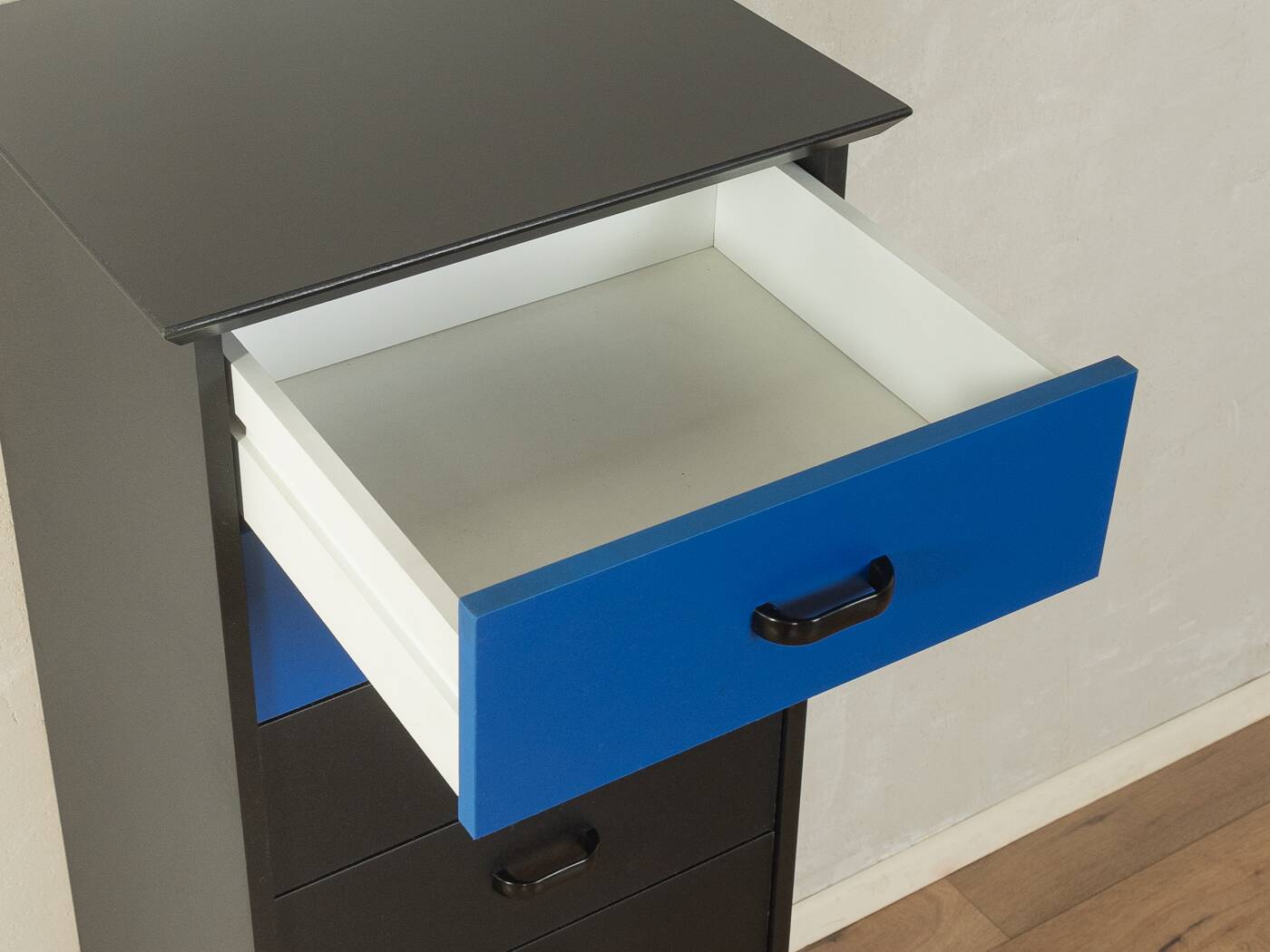 Commode postmoderne des années 1980, noire et bleue, vintage