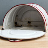 Enamelled sheet metal salt box