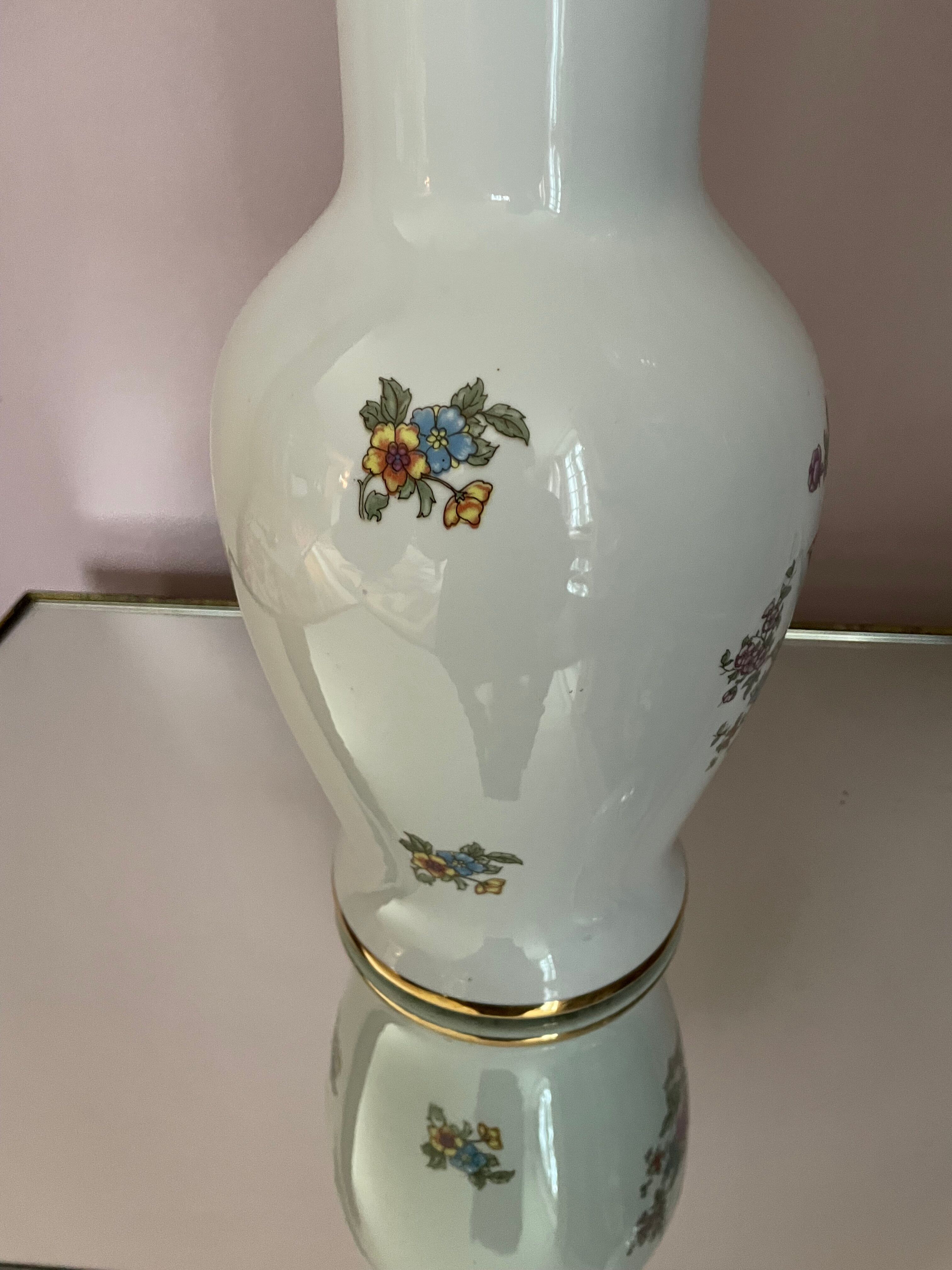 Porcelain vase motifs birds and flowers from Hollohàza Hungary