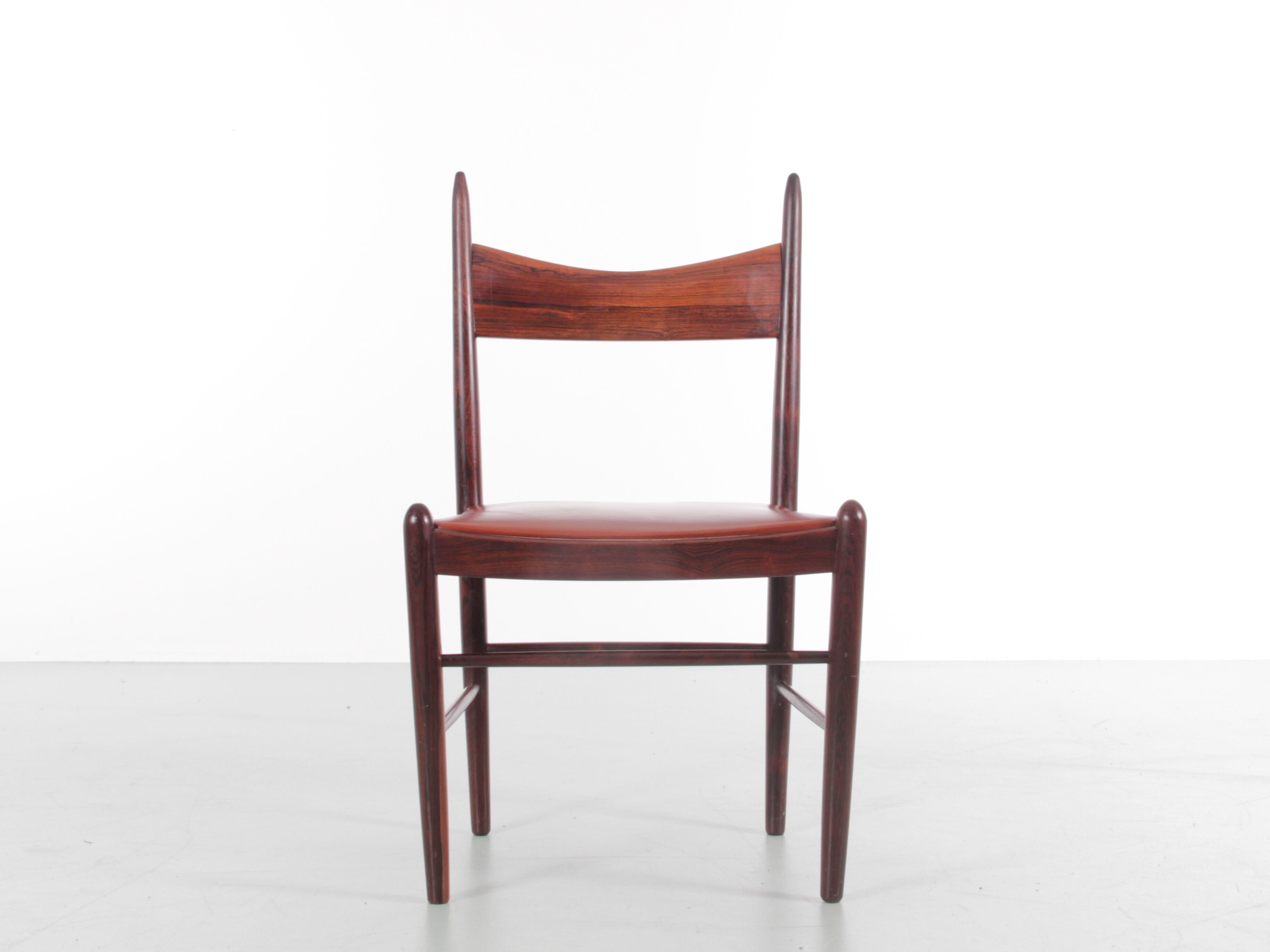 Suite of 4 Scandinavian chairs in Rio rosewood