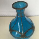 Vase balustre en opaline bleue