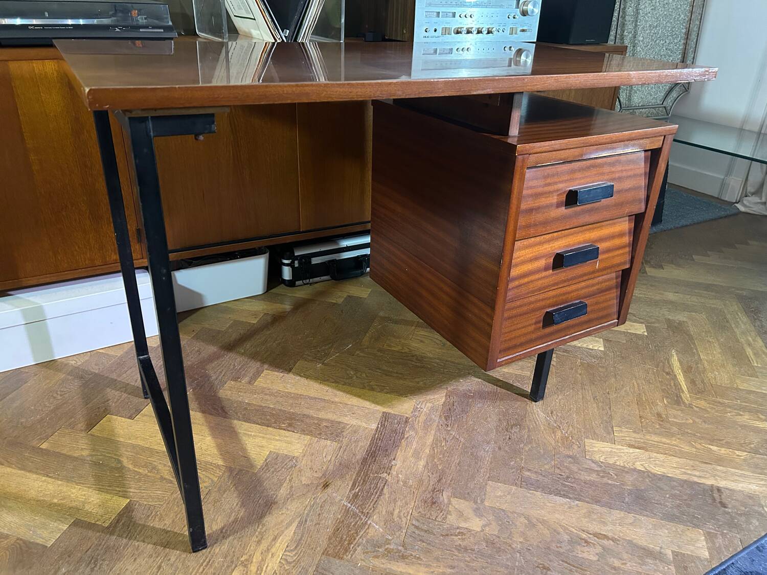 Desk Pierre Paulin model CM172
