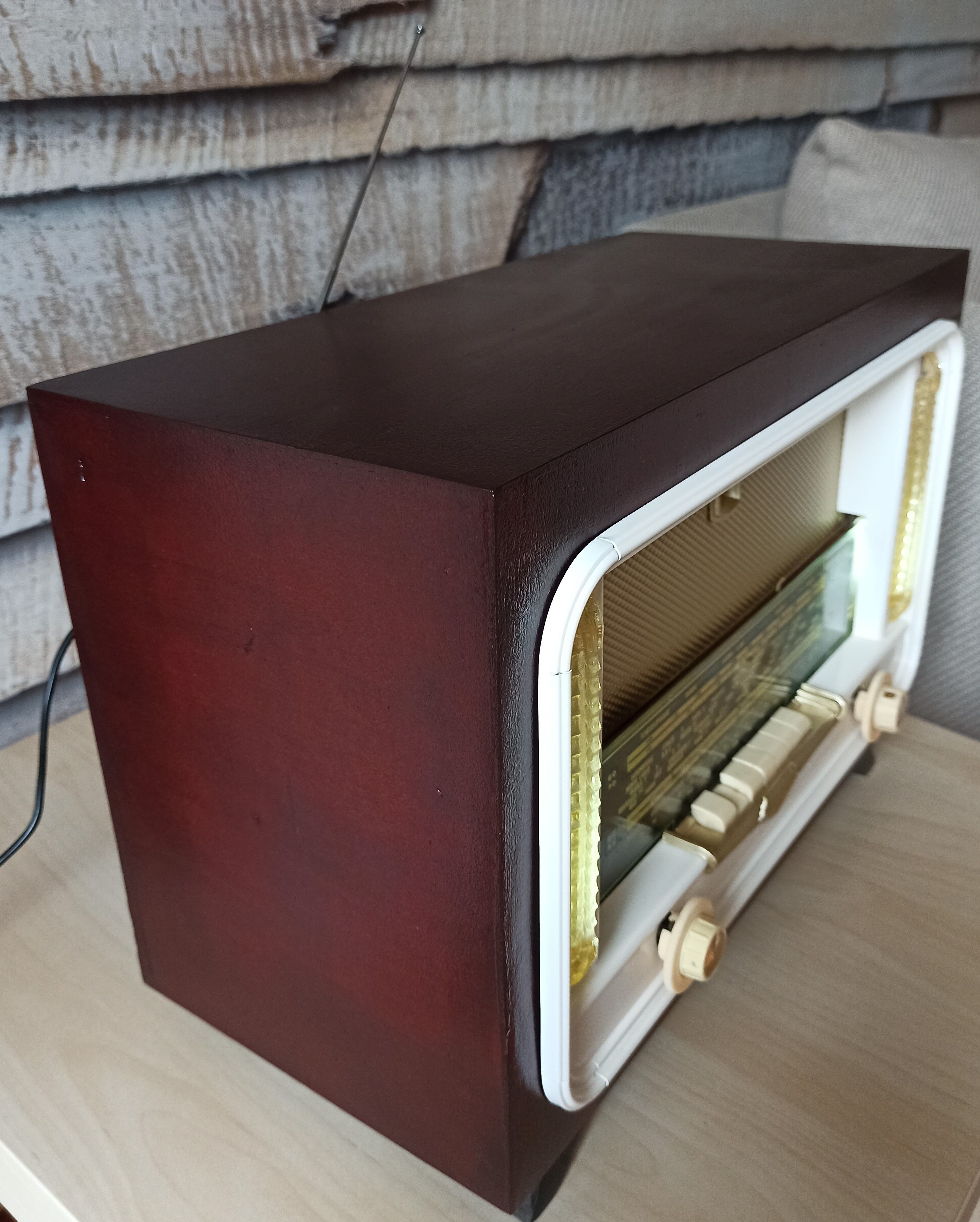 Fully refurbished 195X Marval radio station with Bluetooth-enabled