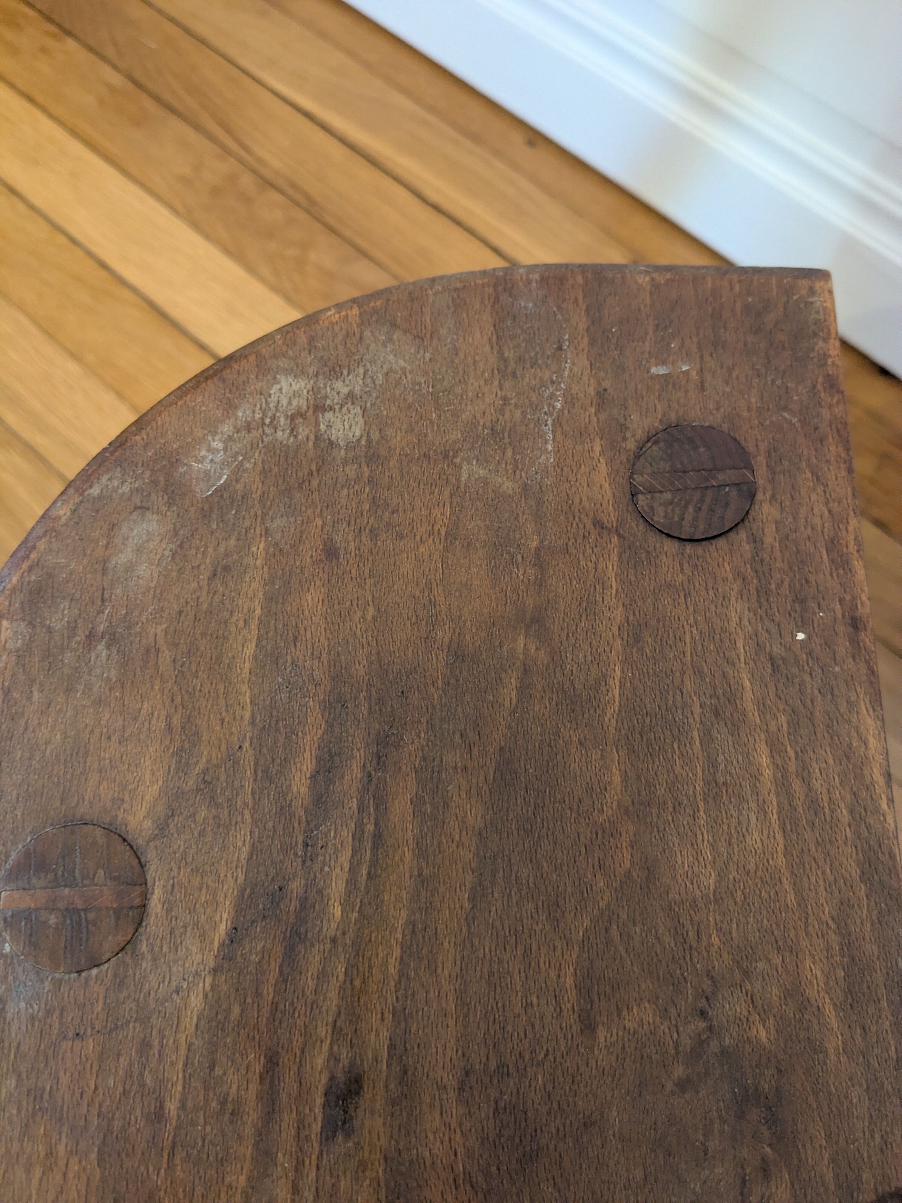 Tabouret tripode
