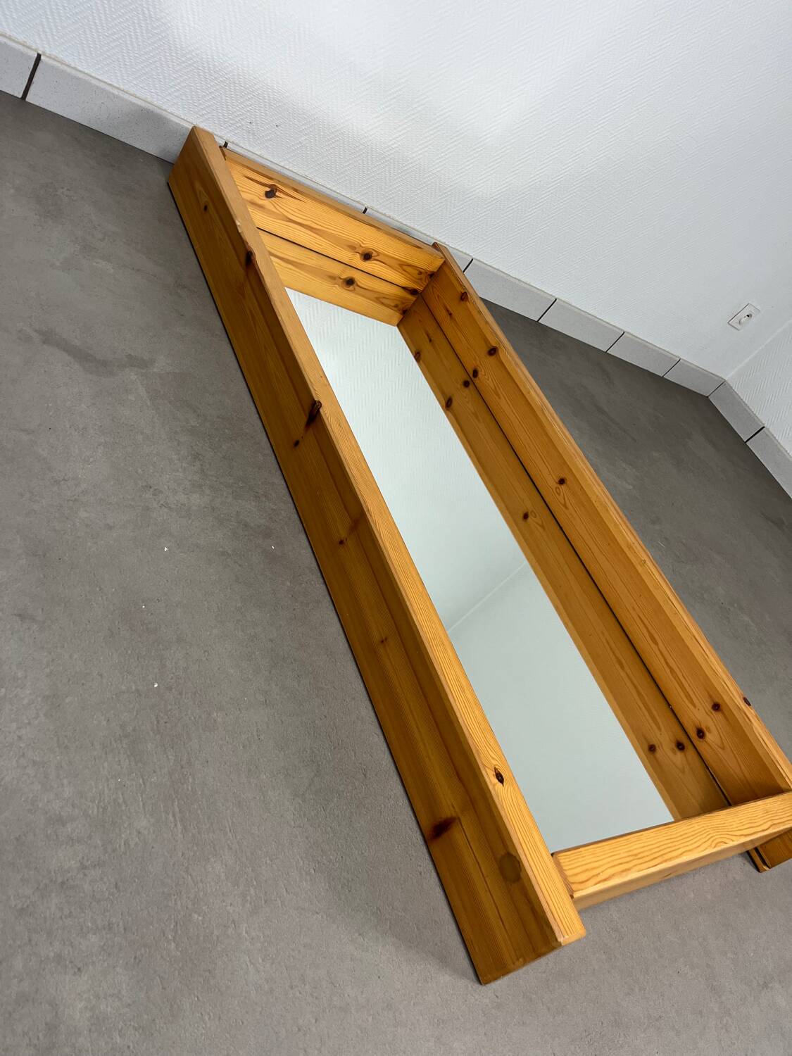 Brutalist XL mirror, solid pine, chalet style.