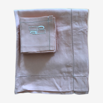 Nappe et 11 serviettes anciennes en lin rose orangé ajouré, monogramme cb