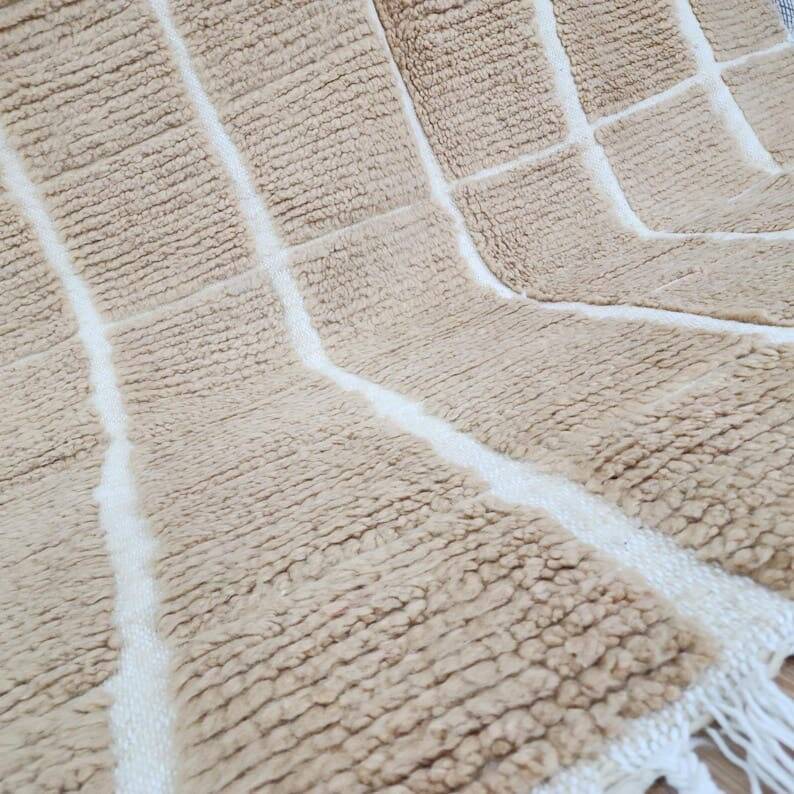 Handmade Beni Ouraine rug in natural wool, size 100 x 200 cm