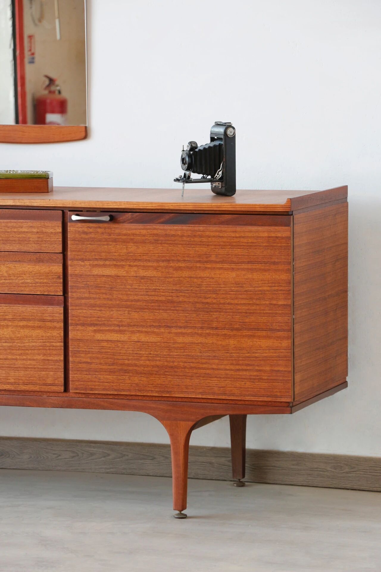 Enfilade teck vintage Meredew rénovée (165 cm)