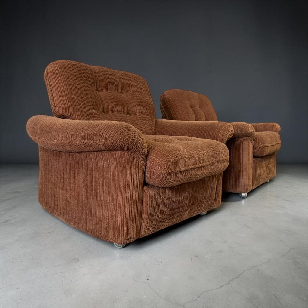 Set of 2 vintage ribbed brown armchairs