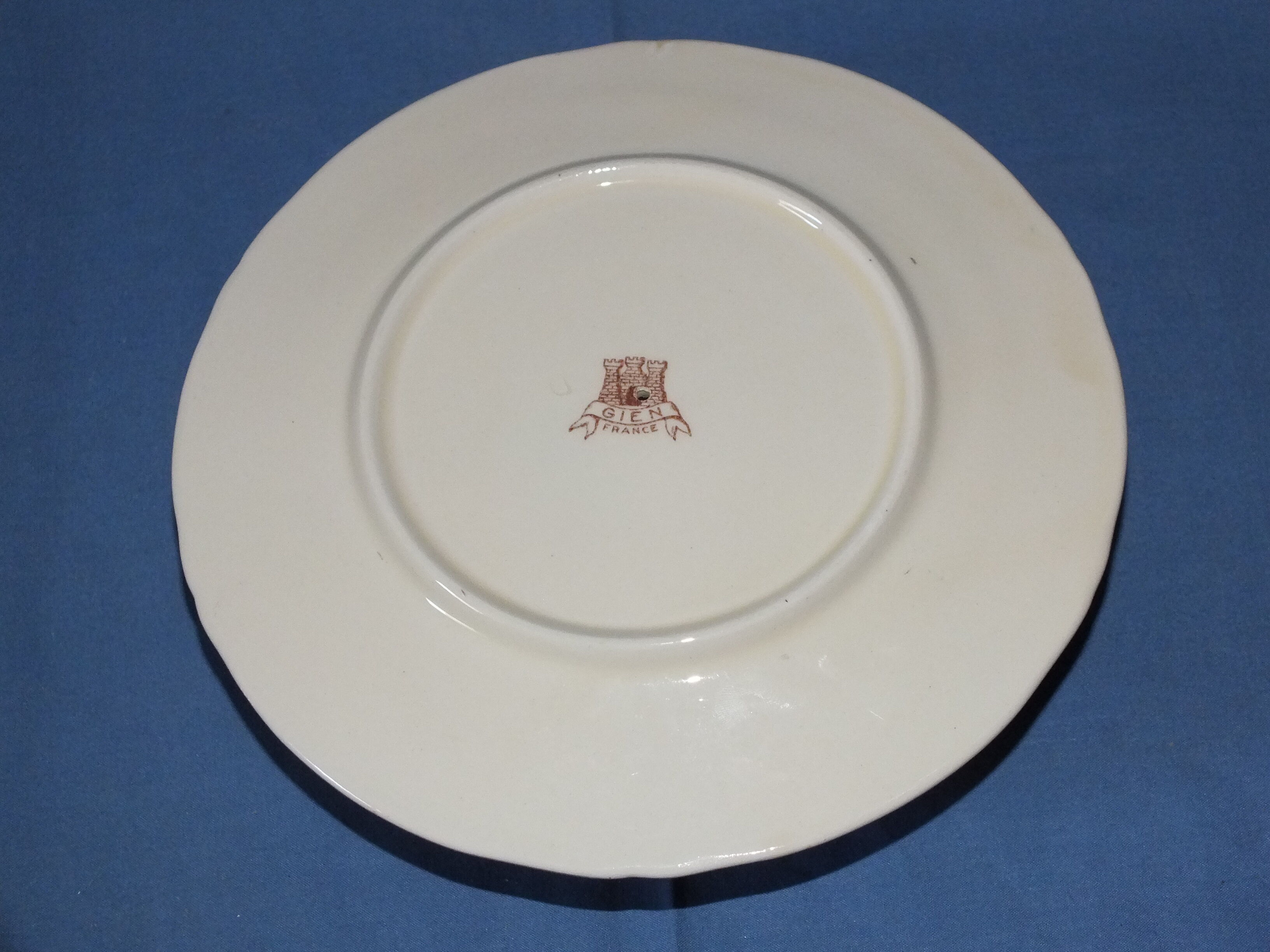 Gien earthenware saucière decorated with foliage