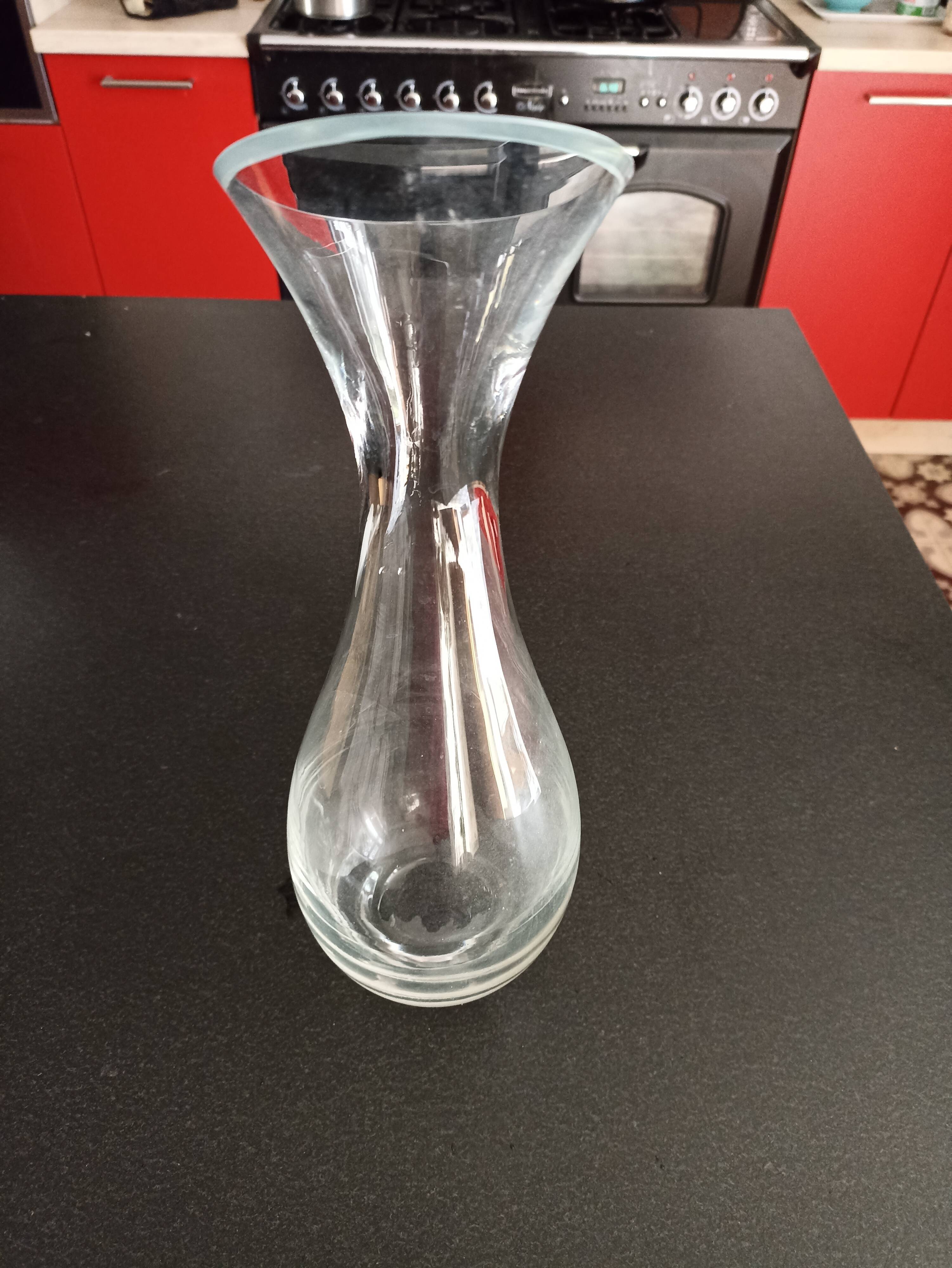 Decorative glass vase