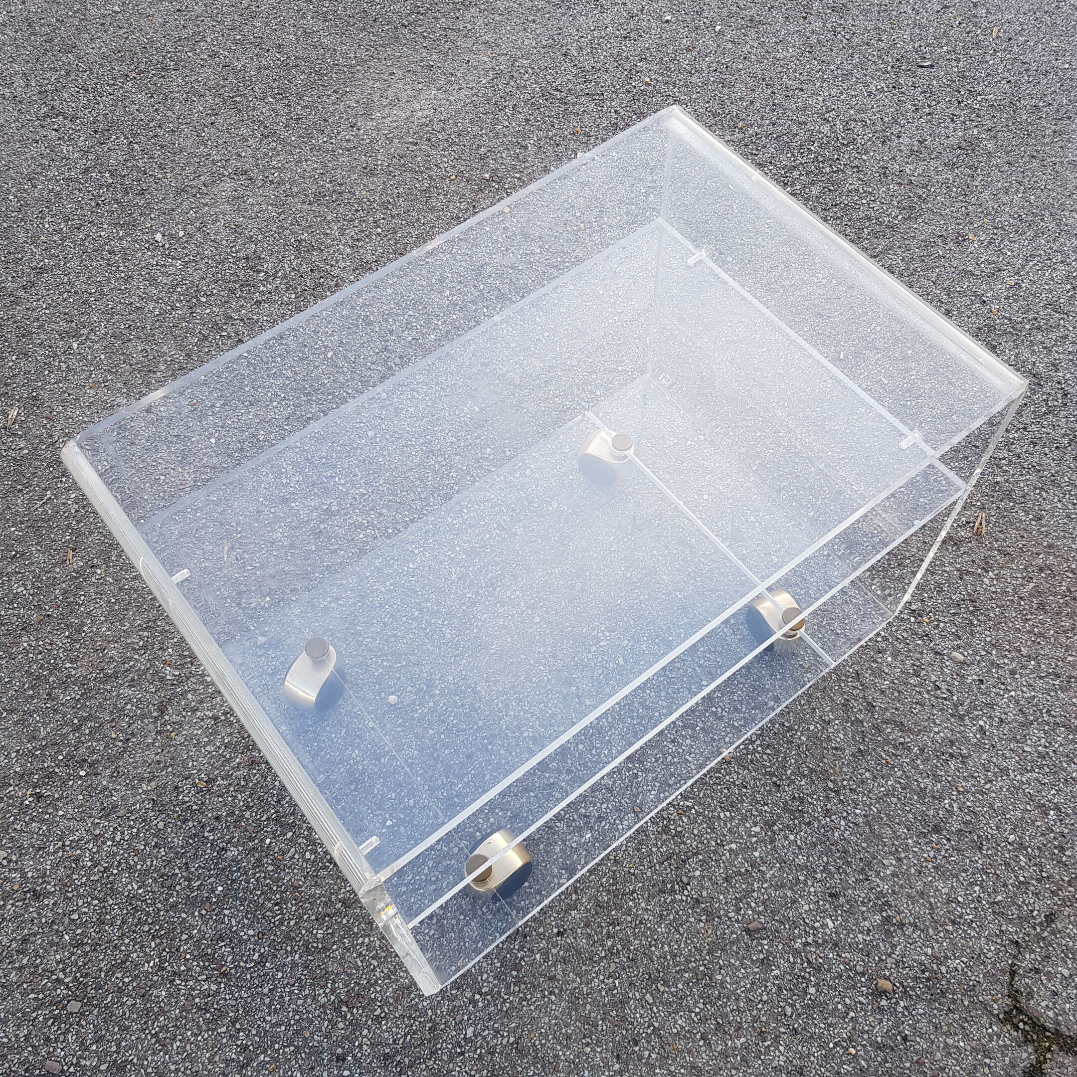 Meuble TV en plexiglass