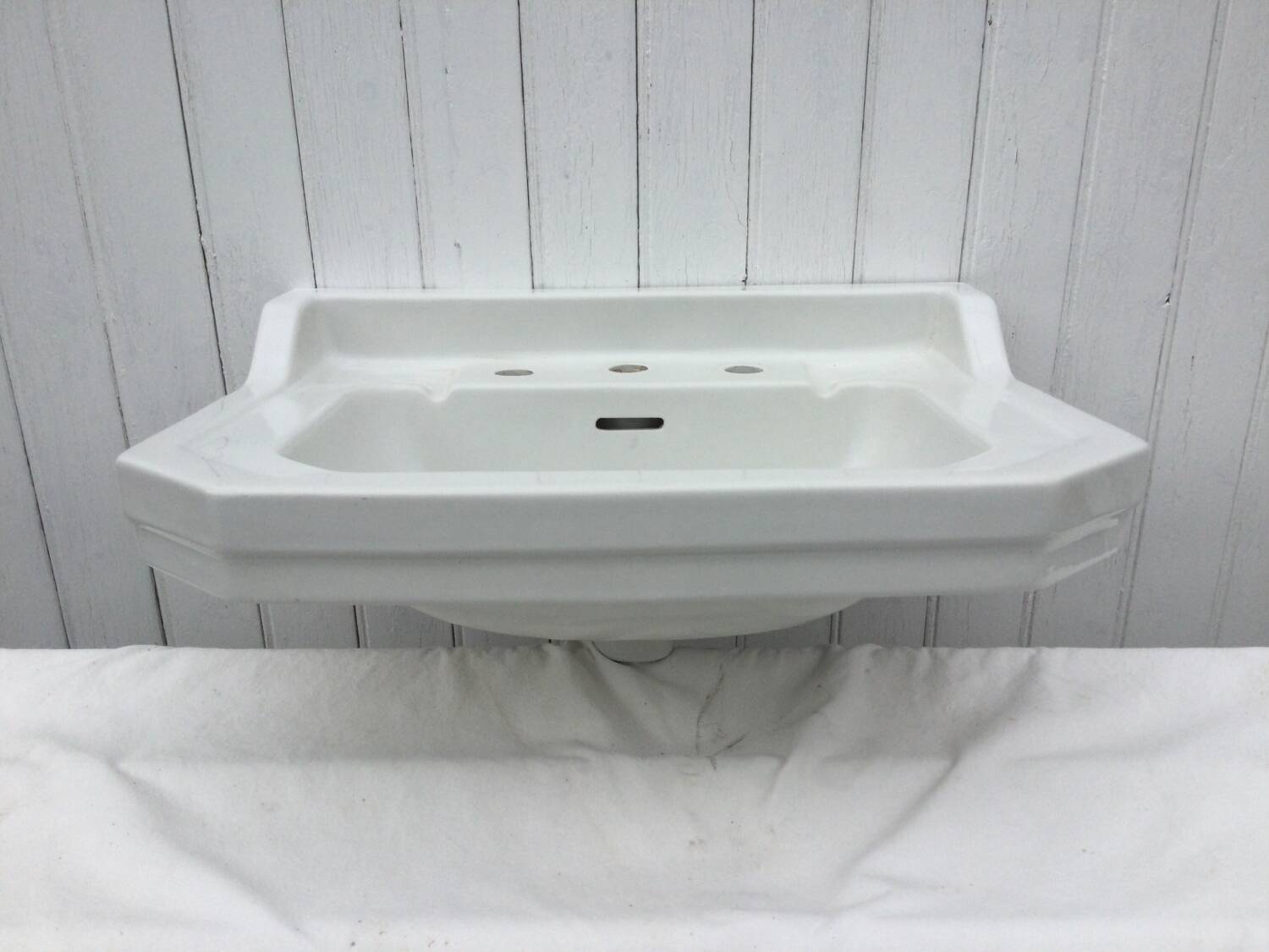 White ceramic washbasin, 1950