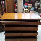 Oak chest of drawers