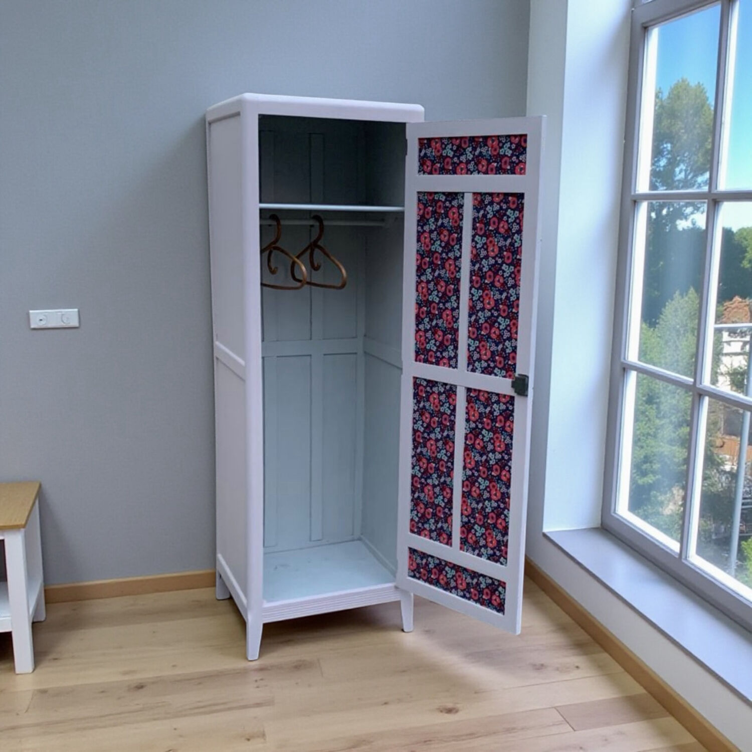 Parisian wardrobe, nude pink, 1940.