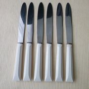Set de 6 couteaux de table vintage Pradel 255 Inox et bakélite blanche