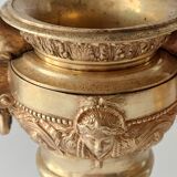 Paire de vases en bronze