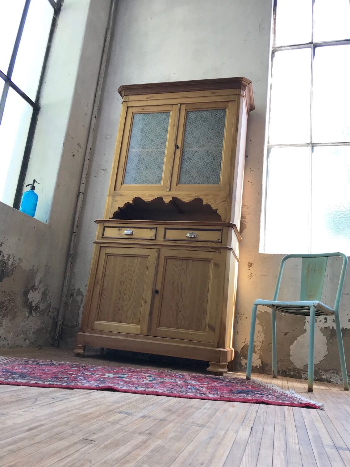 Buffet two bodies in raw pine