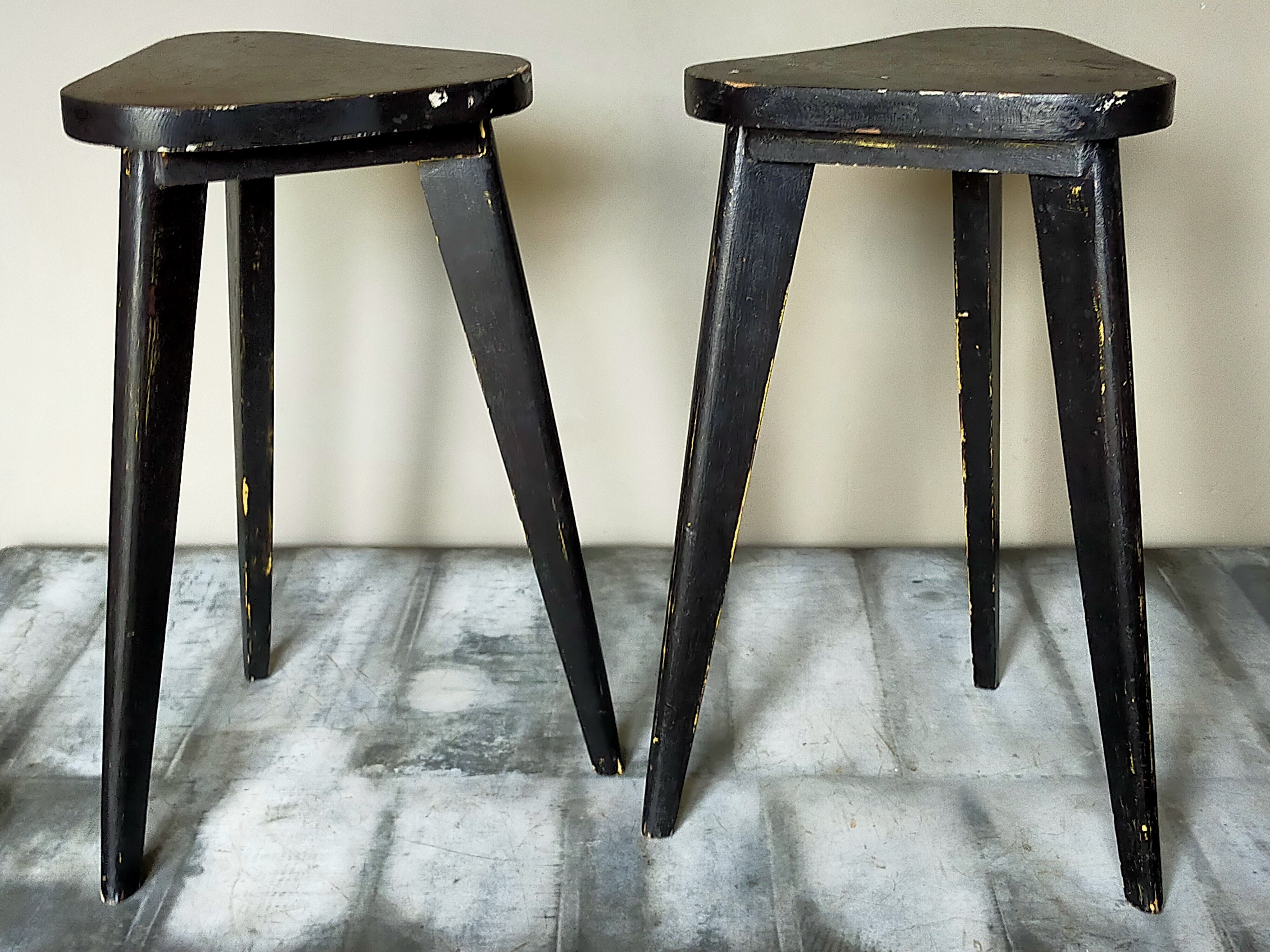 Pair of old tripod tripod harnesses black patina