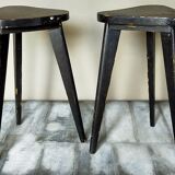 Paire de sellettes tripodes anciennes patine noire