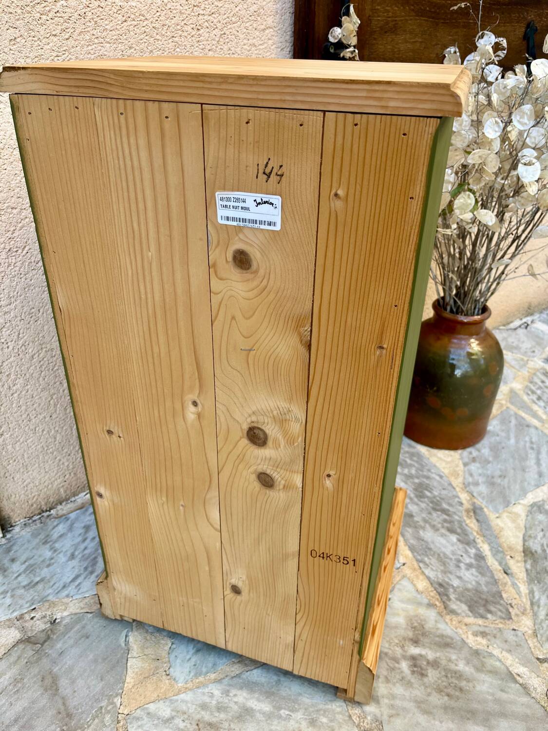 Pine bedside table with a green and raw wood makeover