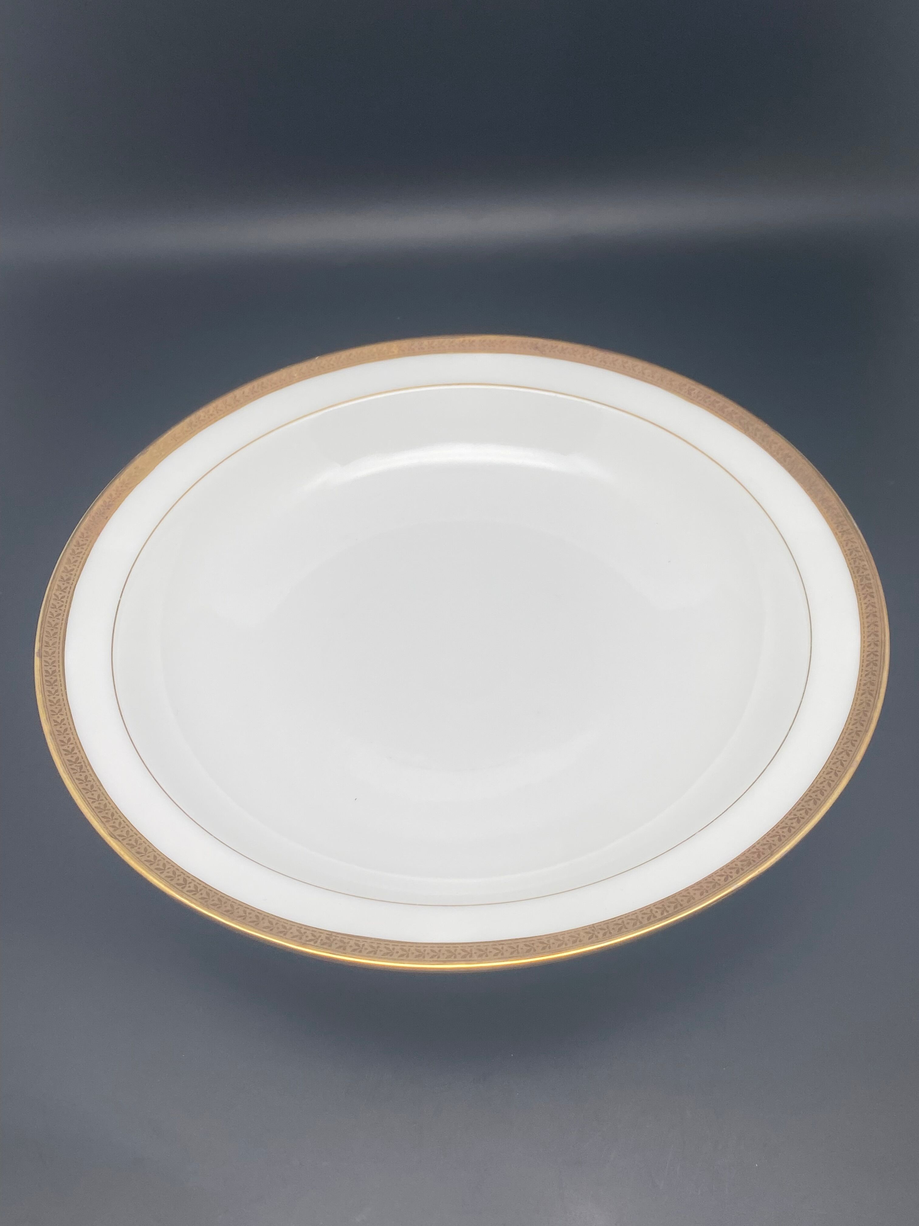 Hollow round flat limoges and gilding