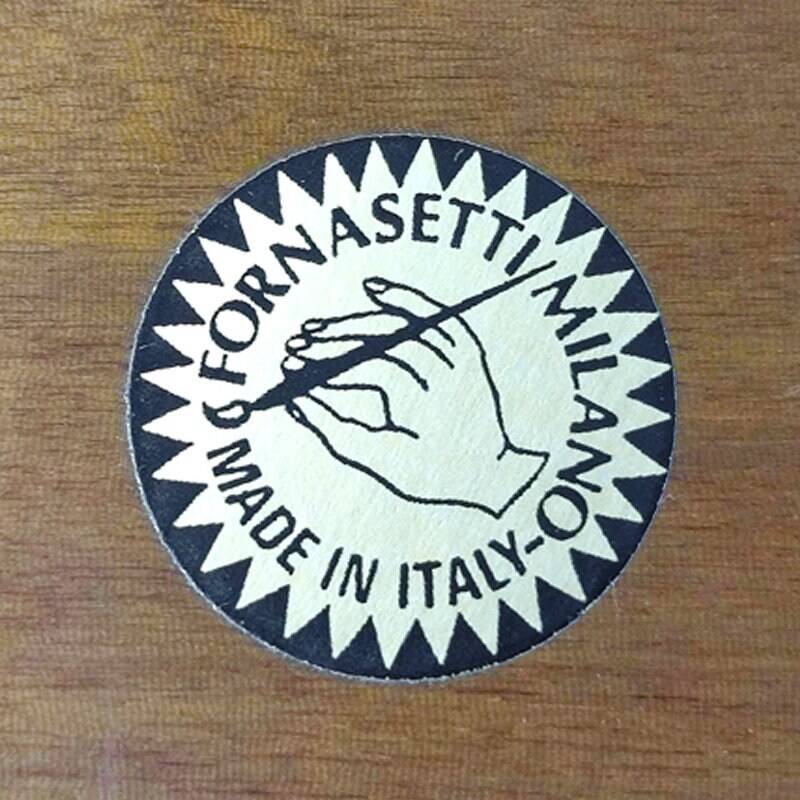 Magnifique backgammon Piero Fornasetti des années 1980 en excellent état. Fabriqué en