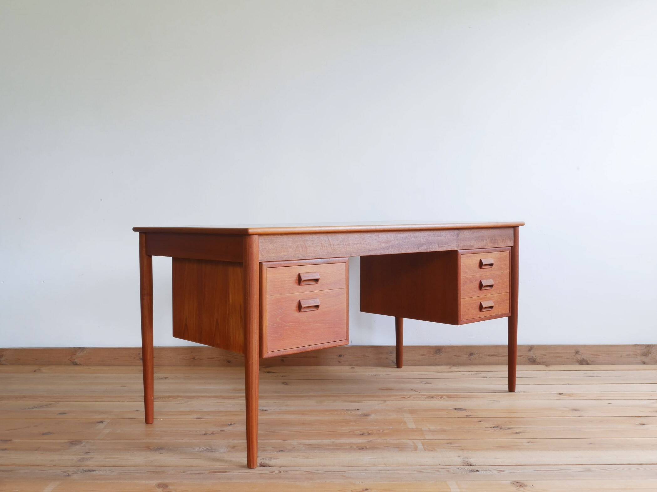 Danish Teak Desk by Børge Mogensen for Søborg Møbelfabrik, 1950s