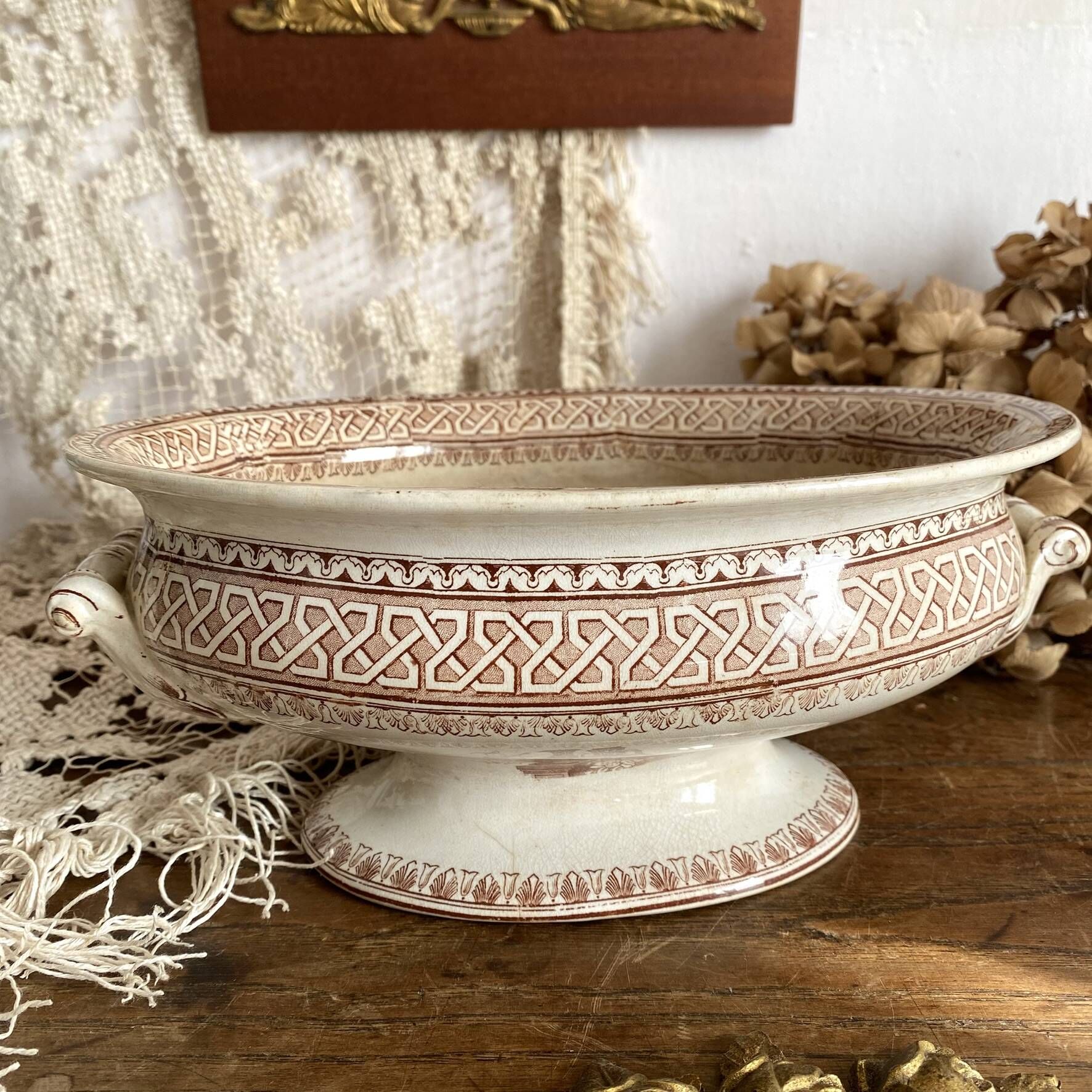 Antique vegetable dish in English ironstone "Princess Alexandra"
