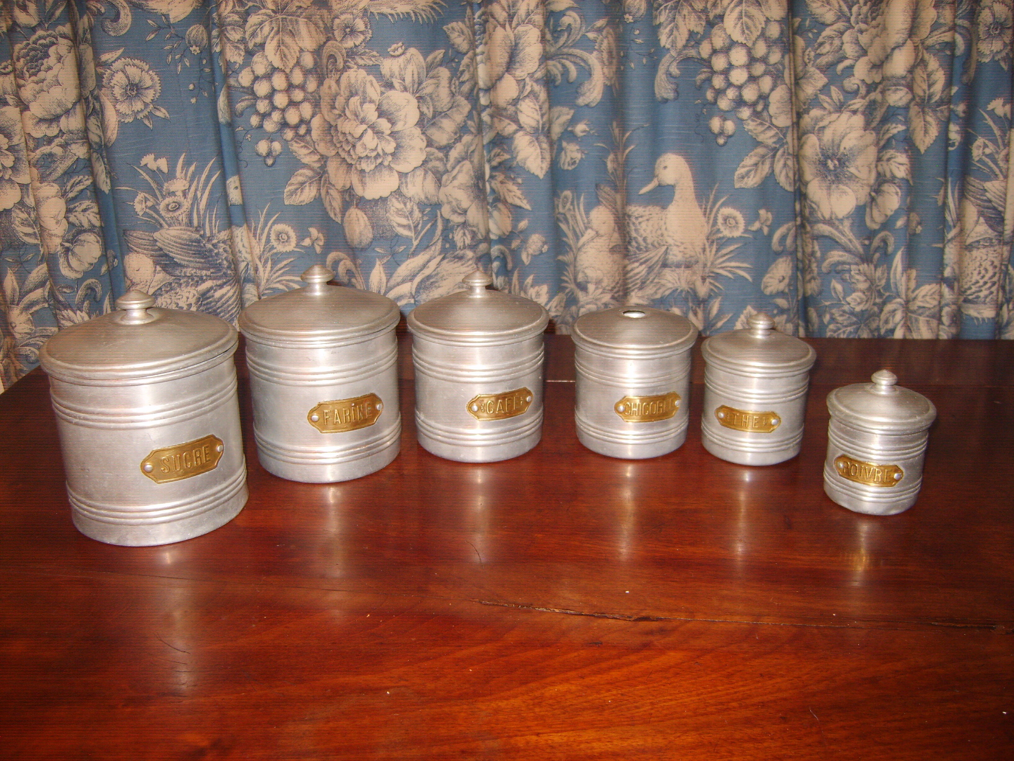 Set of 6 aluminum spice jars