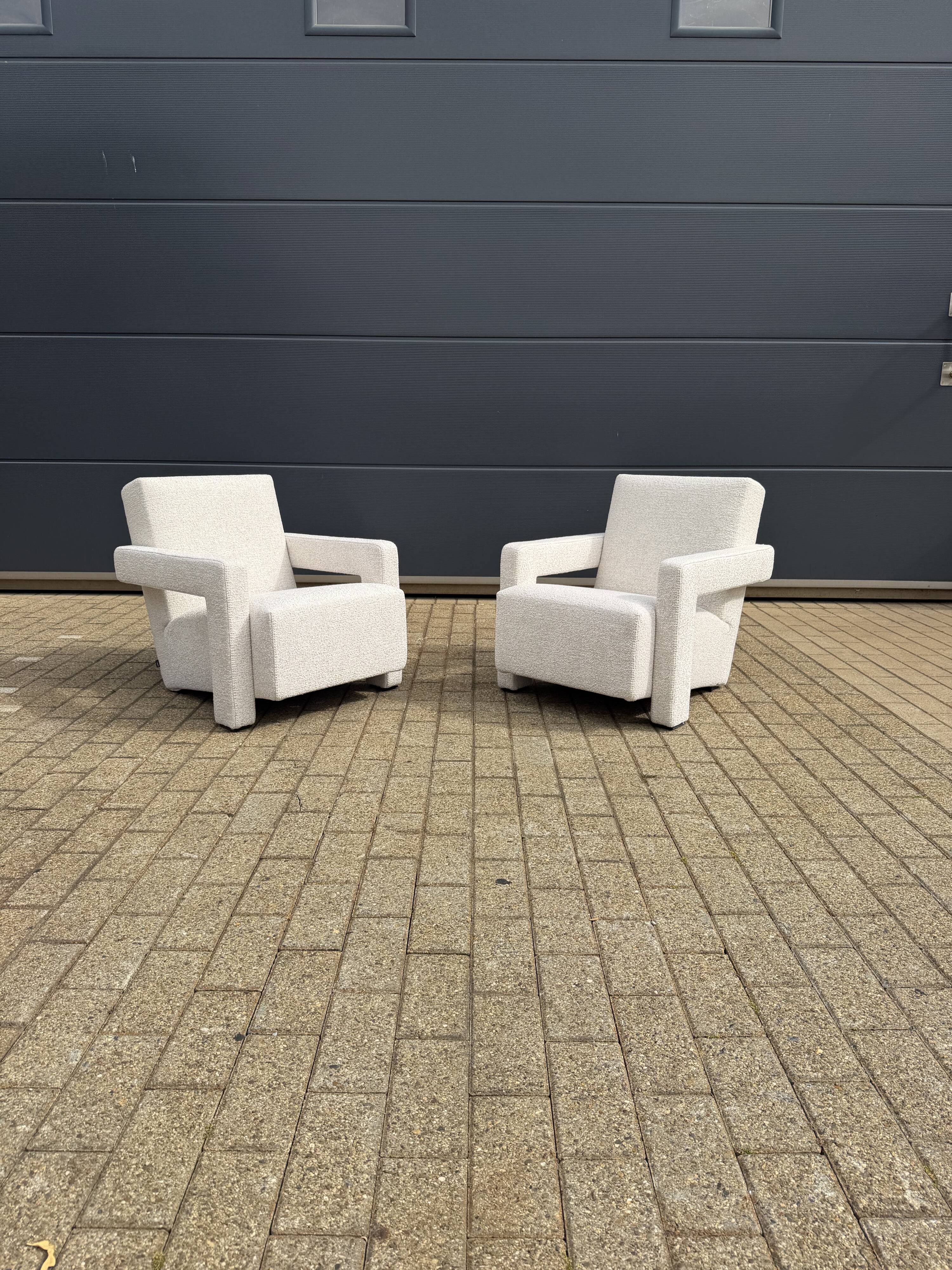 2x Cassina Utrecht chair in beige bouclé, Gerrit Rietveld. In NEW CONDITION!!