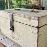 Beige workshop chest