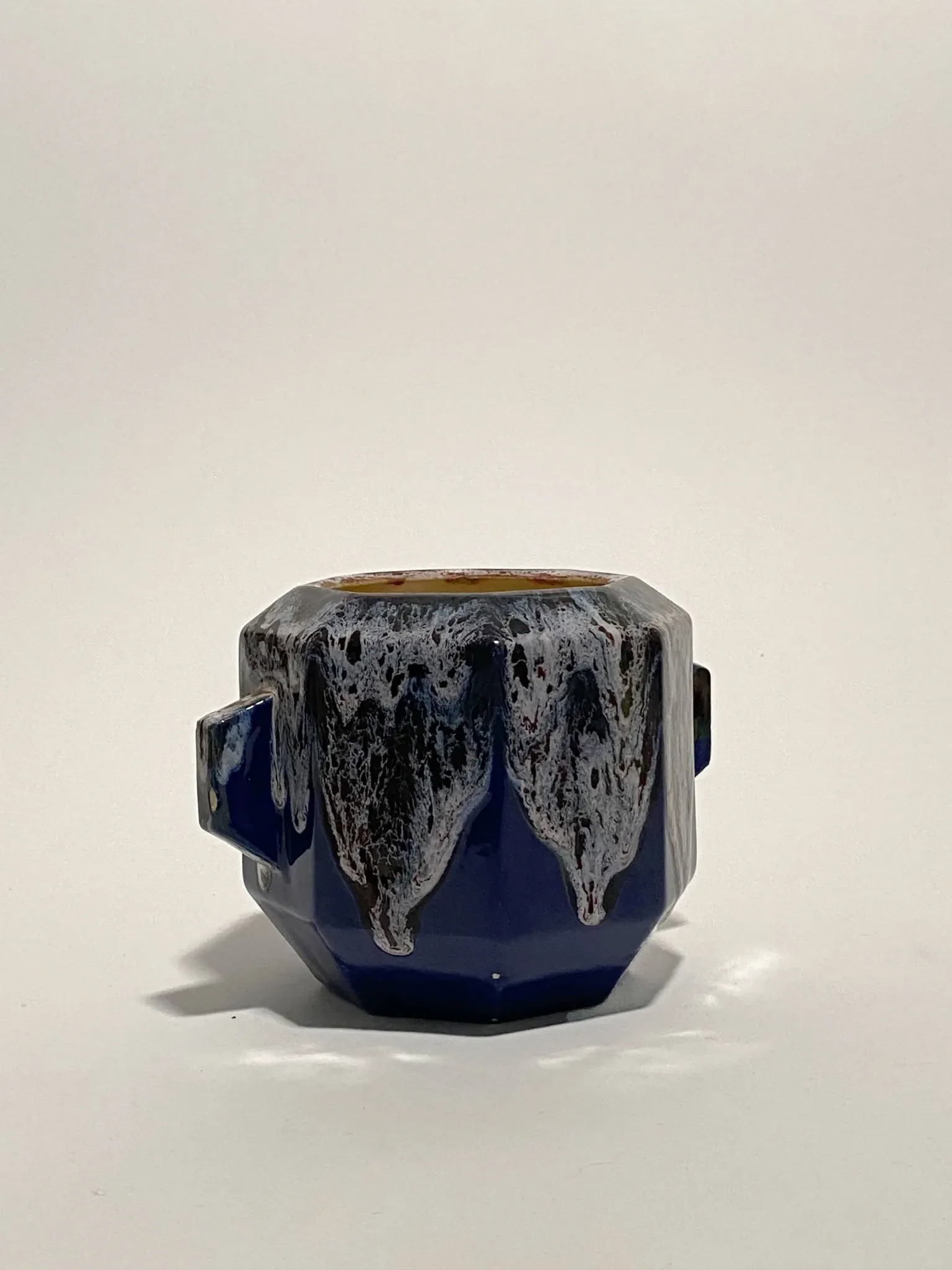Earthenware pot with handles