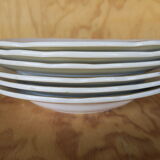 6 vintage plates with central pink