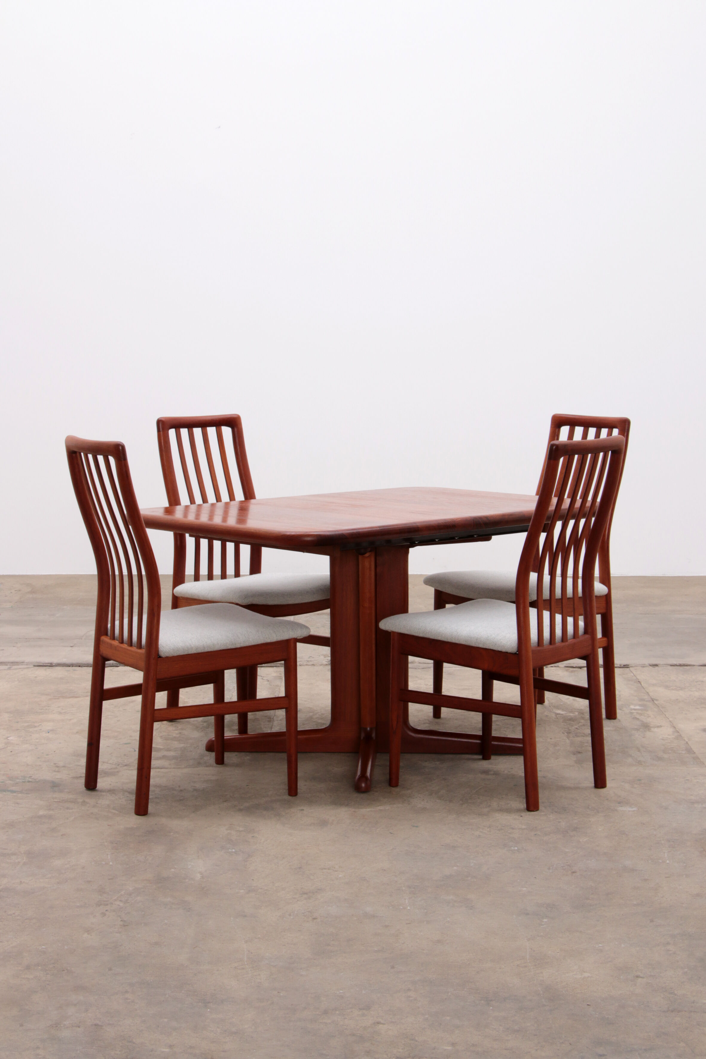 Danish set of 4 Kai Kristansen chairs and a table from Korup, 1960 Denmark.