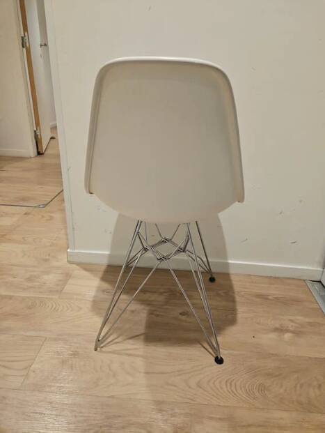 Vitra meeting chair in Froly fabric