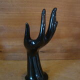 Hand wears jewelry / soliflore