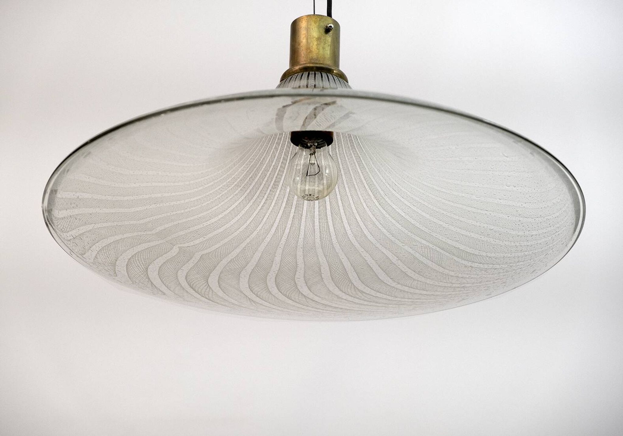 Suspension italienne en verre de Murano à bulles, style moderne du milieu du siècle, années 1970