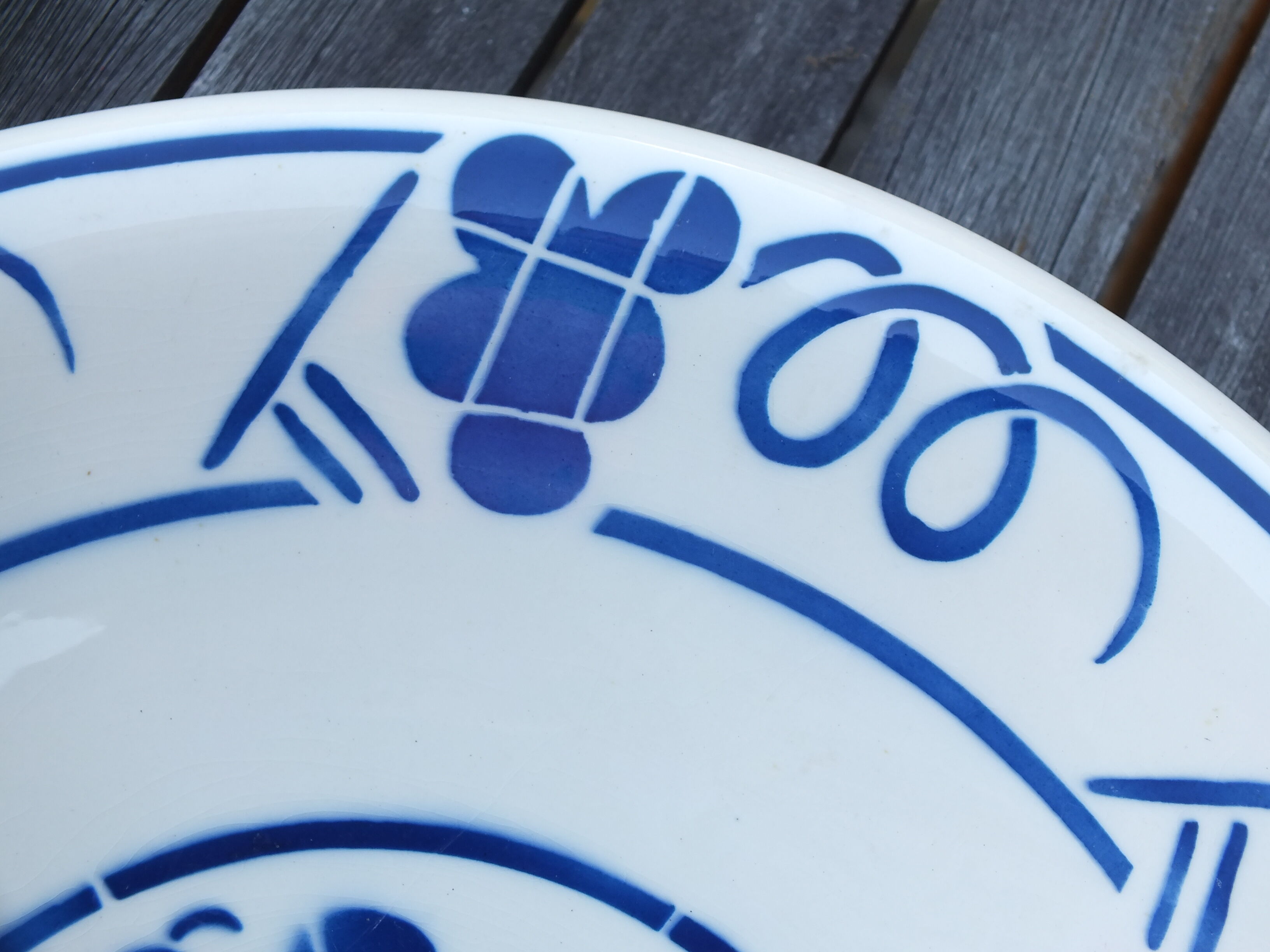 Fruit cut dish 33 cms, Badonviller 1950