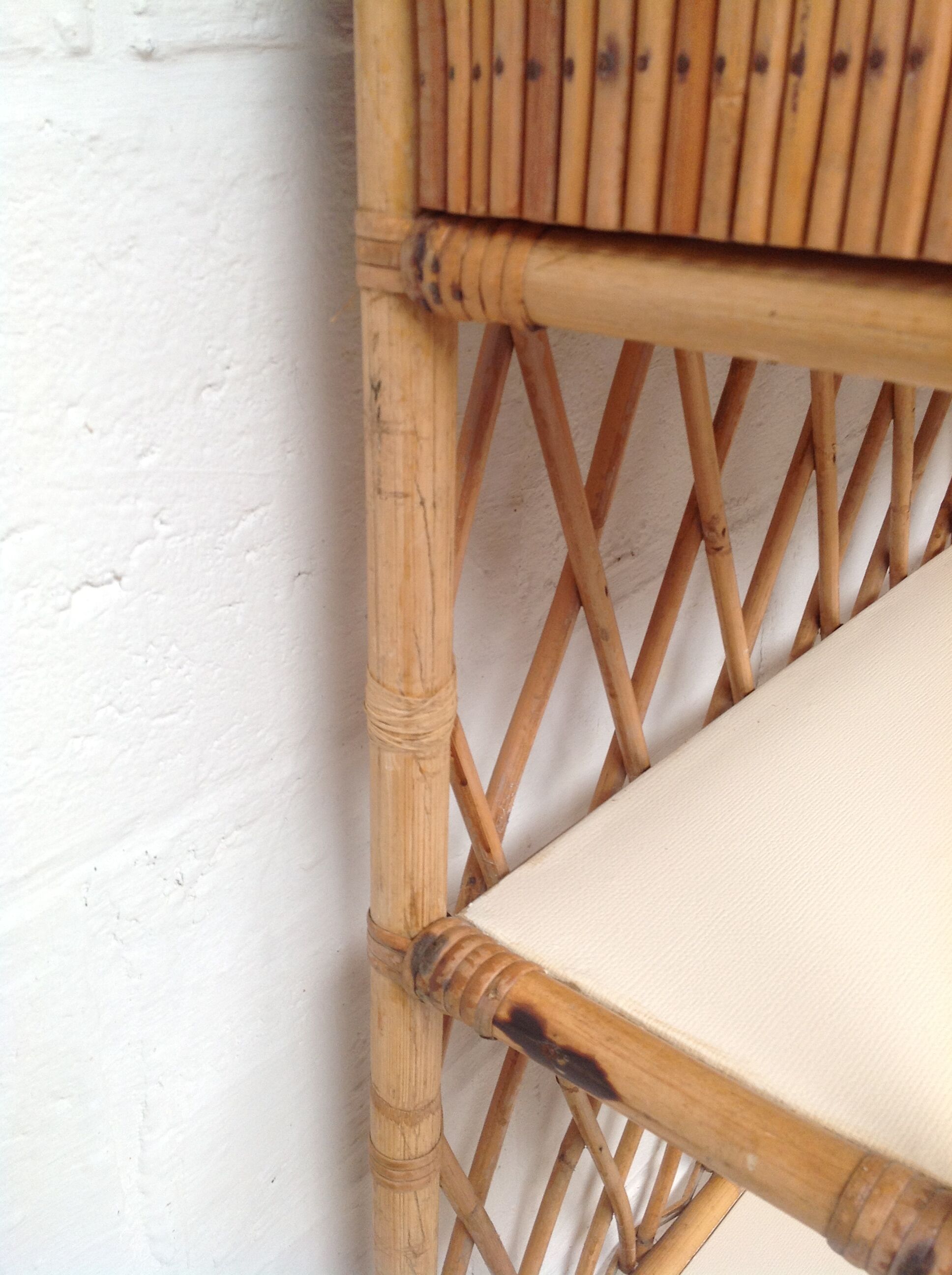 Bookcase shelf in bamboo and vintage rattan