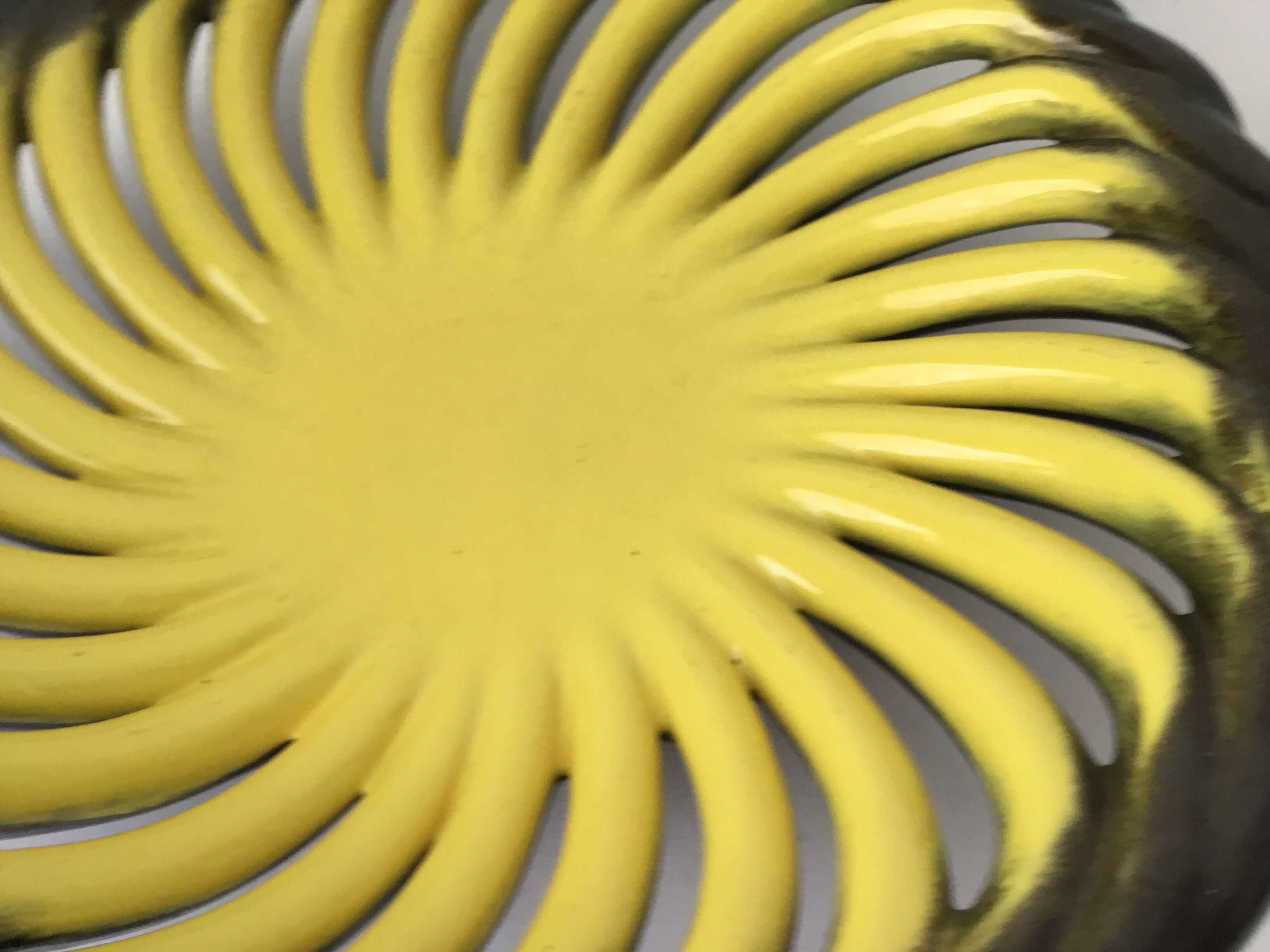 Twisted ceramic dish