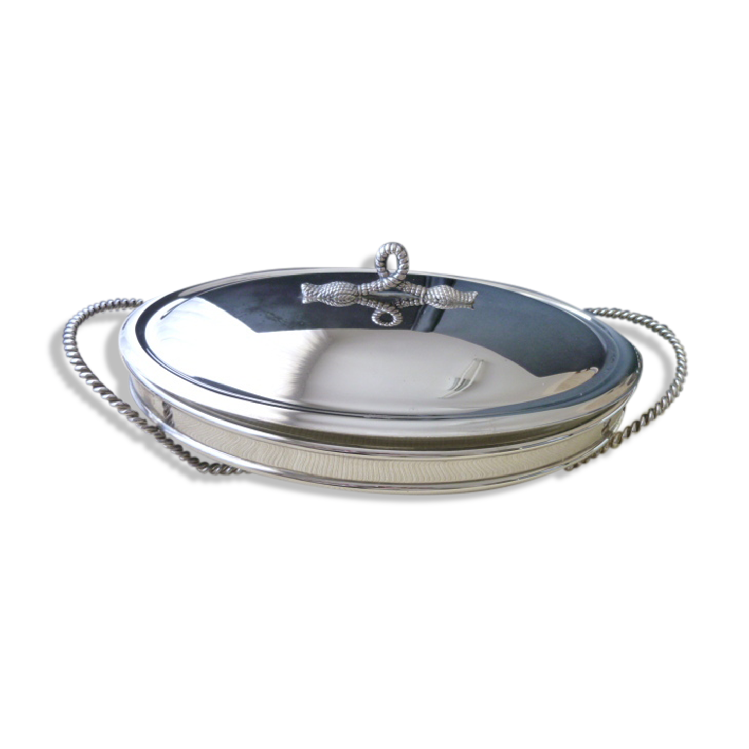 Oval-shaped covered gratin dish in Silver Metal