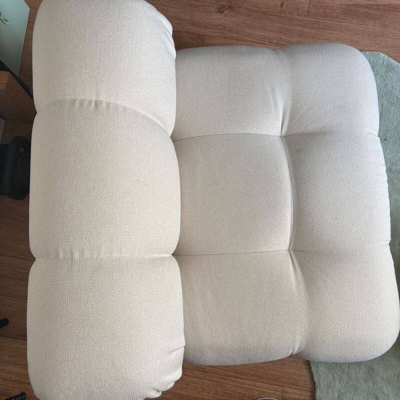 Armchair inspired by the Cameleonda model, designed by Mario Bellini.