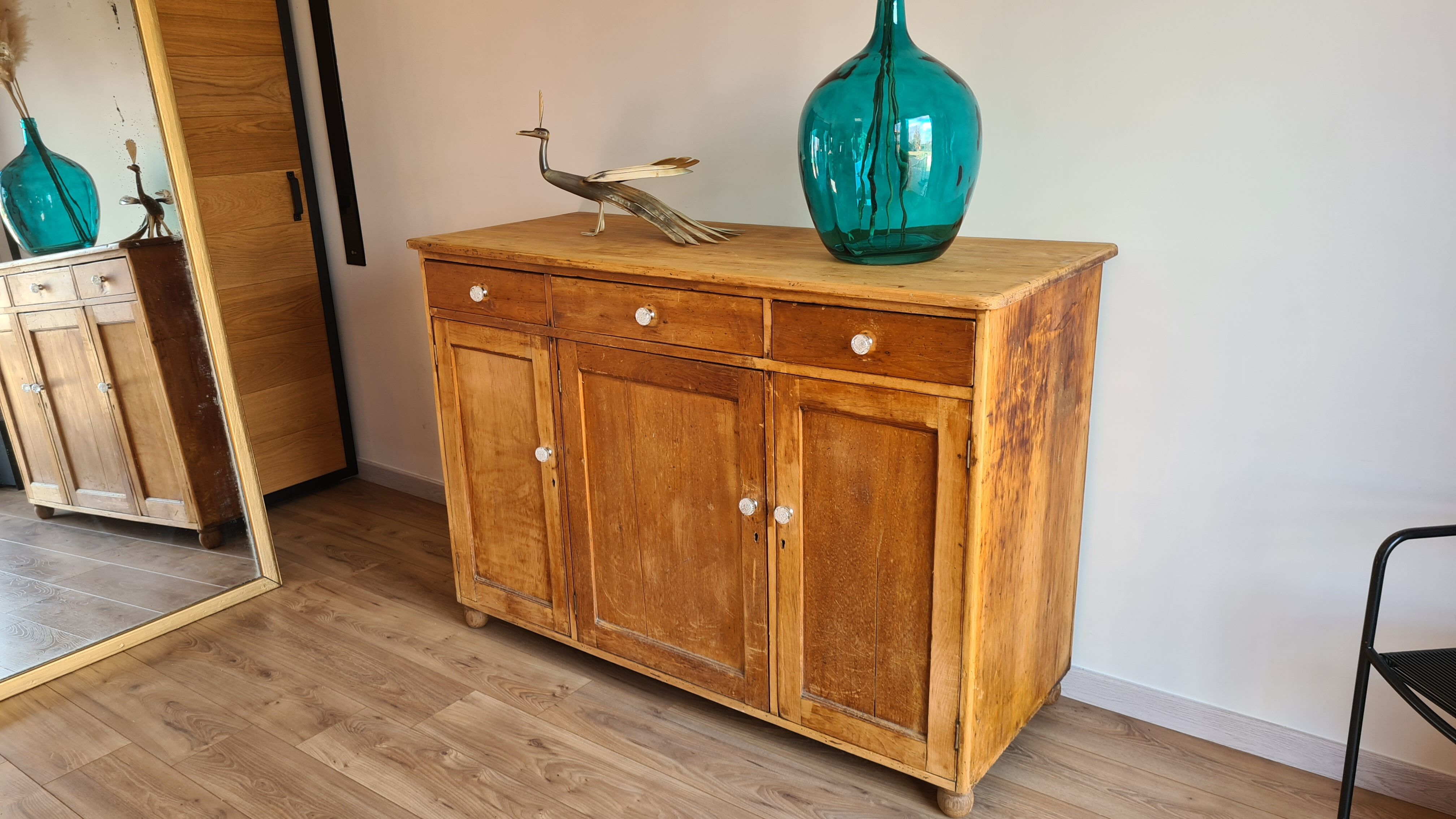 English buffet in pine of the nineteenth century