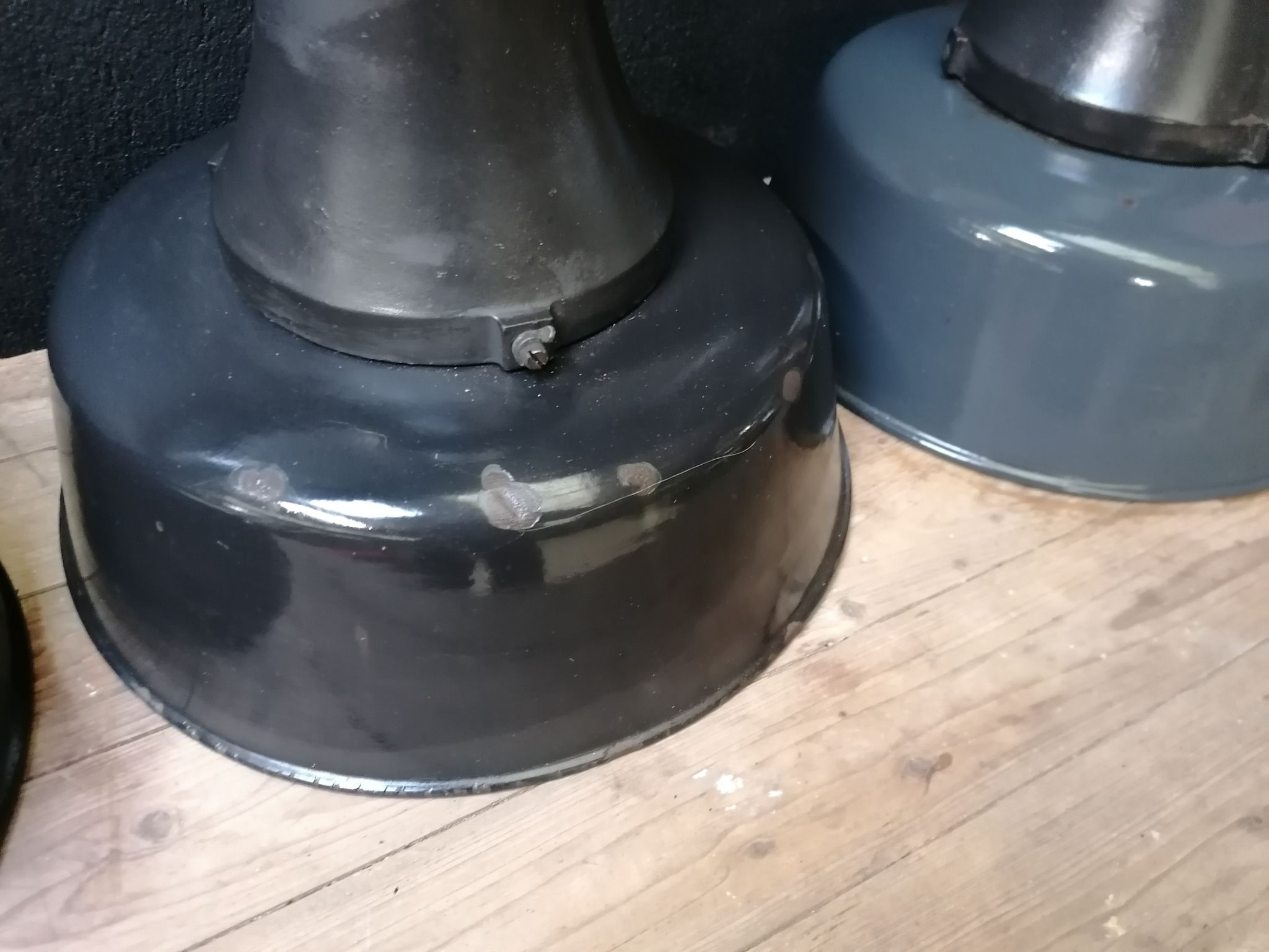 Industrial hanging lamps in enamelled metal, 50