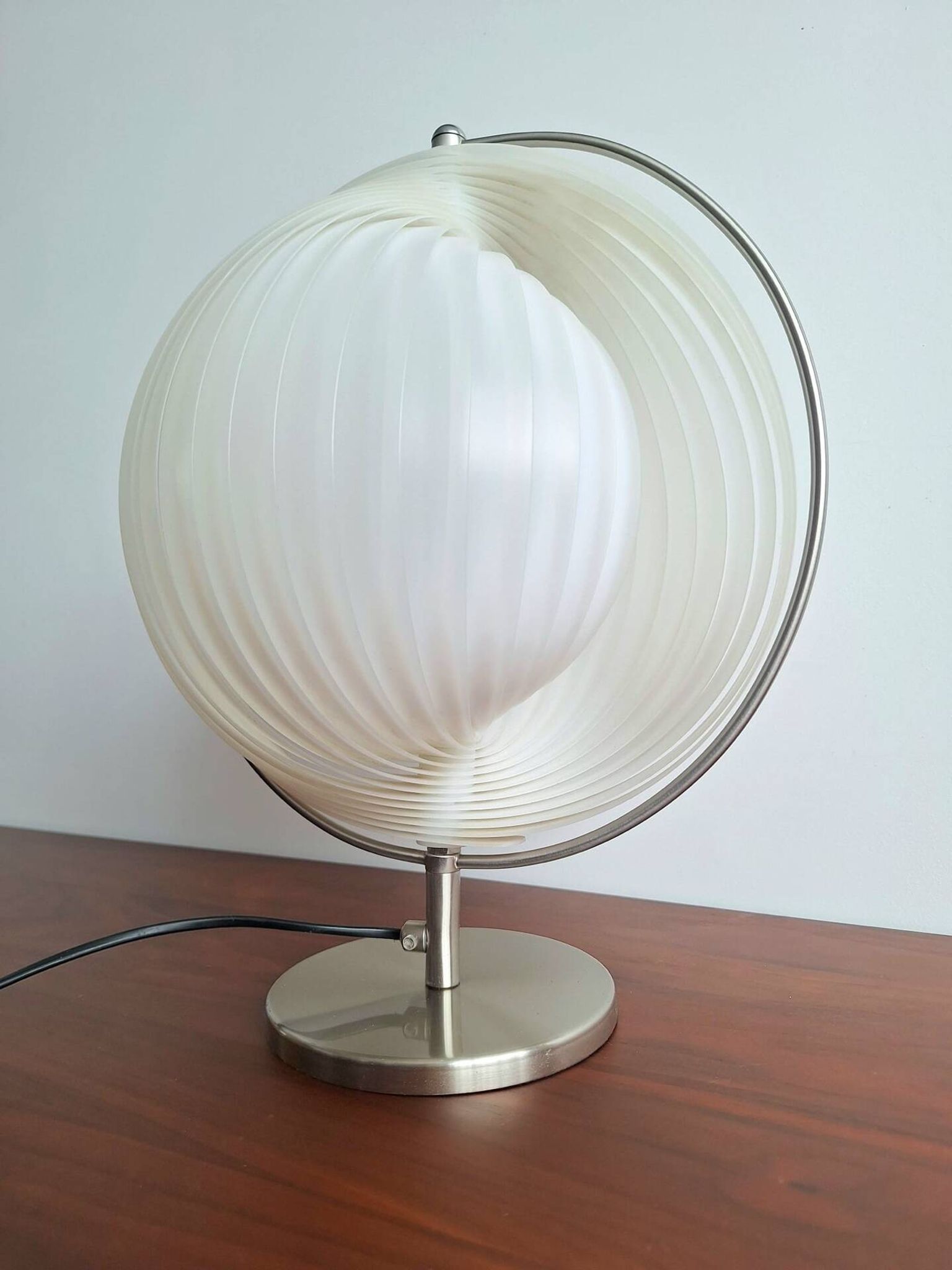 KARE Design edition, lamp model Moon, vintage light fixture.