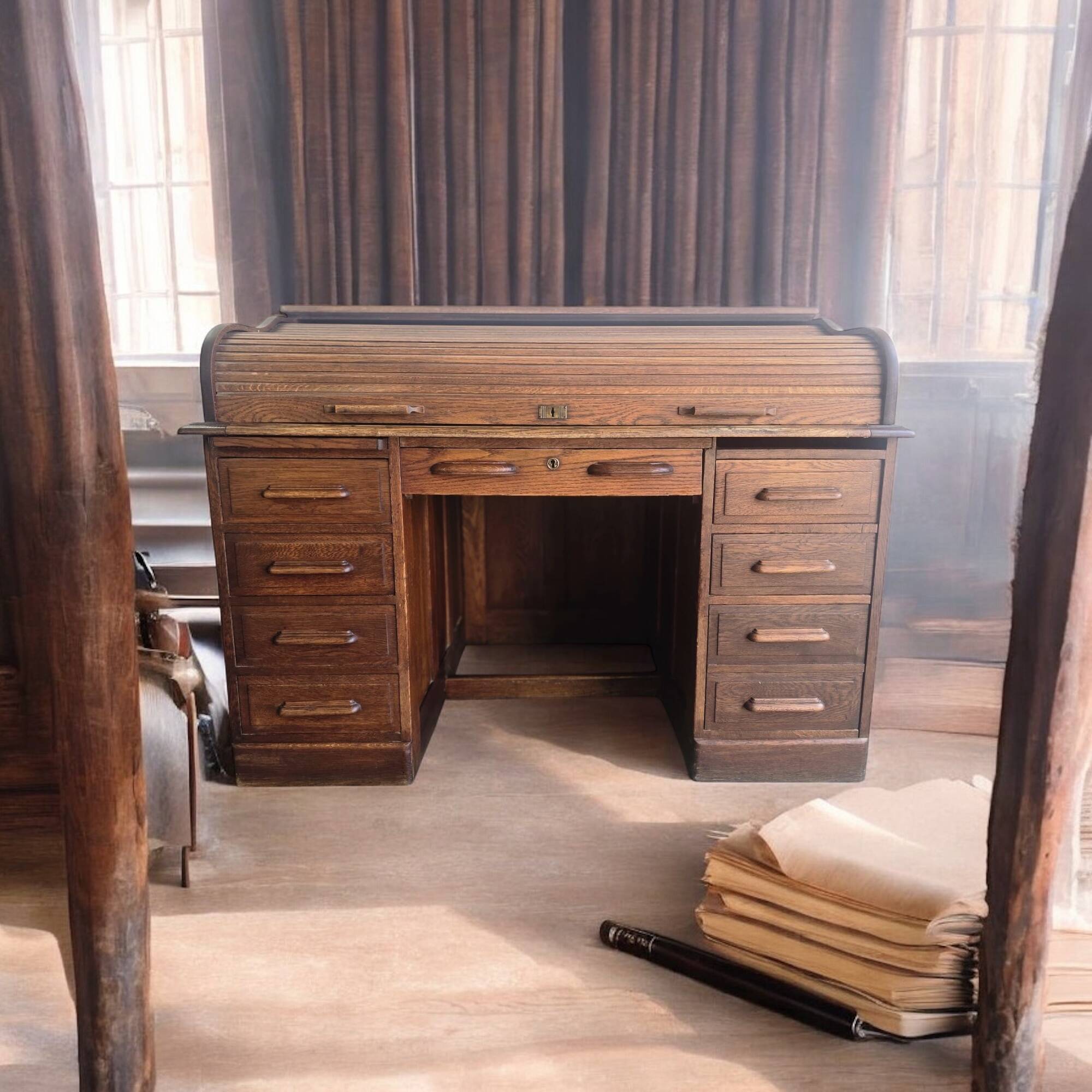 Bureau américain vintage en bois avec porte à volet