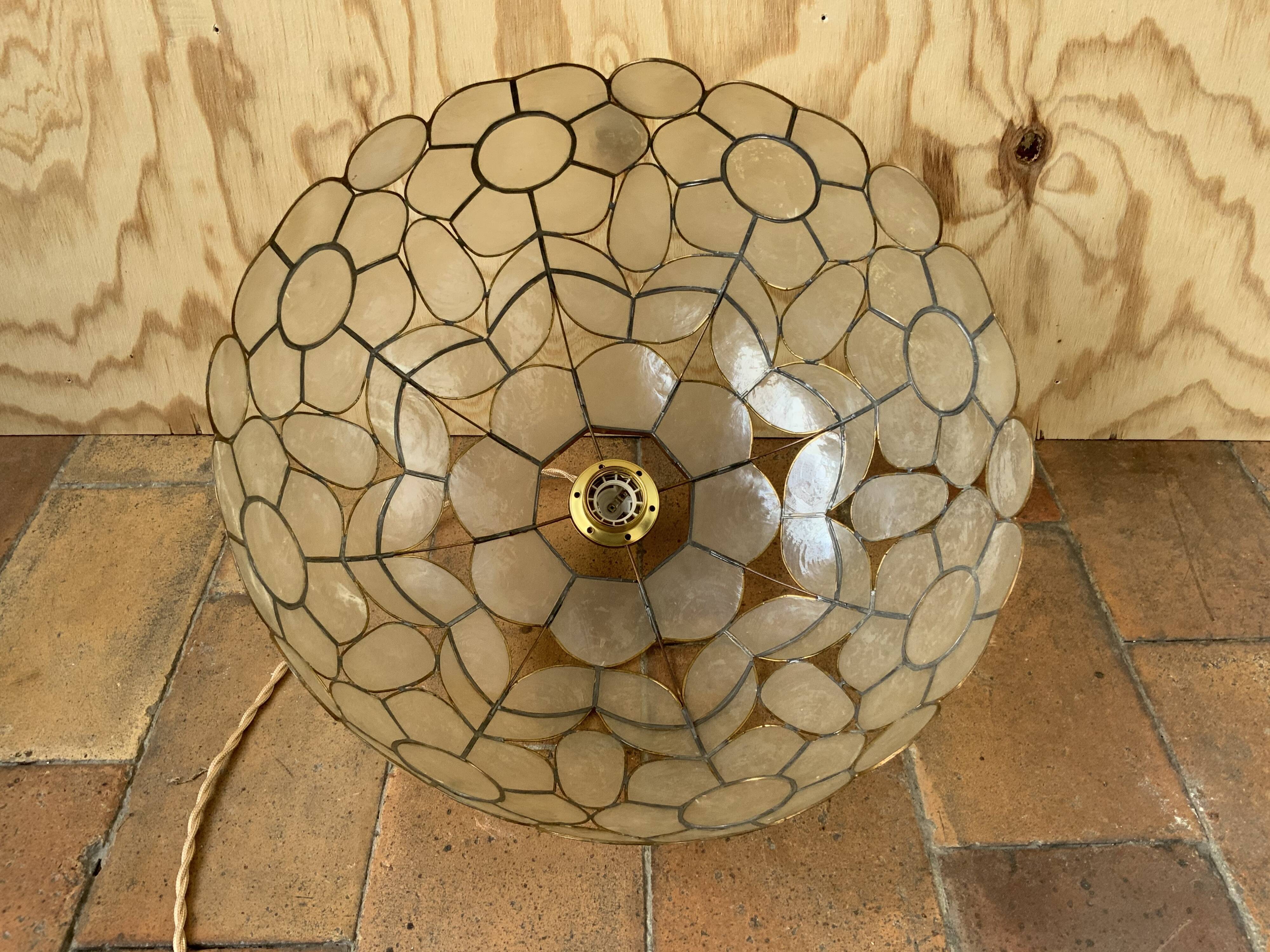 Vintage mother-of-pearl suspension