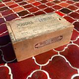 Wooden box Feminis Powder